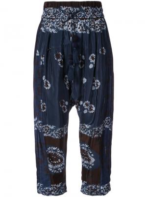 Укороченные брюки с цветочным рисунком Sea. Цвет: синий