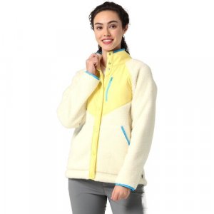 Куртка флисовая Women Sherpa Front Zip Jacket S для женщин Wrangler. Цвет: бежевый