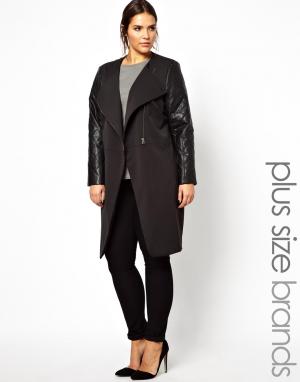 Стеганое асимметричное пальто с рукавами в кожаном стиле Carmakoma. Цвет: rough grey