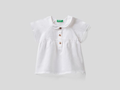 Рубашка из смесового льна с воротником и декоративными пуговицами Benetton. Цвет: белый