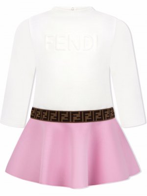 Расклешенное платье с тисненым логотипом Fendi Kids. Цвет: белый