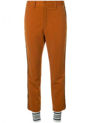 Укороченные брюки с полосками Non Tokyo. Цвет: коричневый