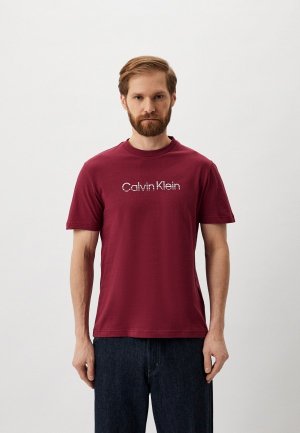 Футболка Calvin Klein. Цвет: бордовый