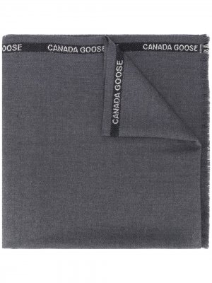 Шарф с логотипом Canada Goose. Цвет: серый