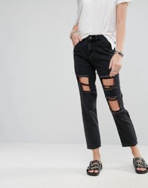 Рваные укороченные джинсы бойфренда Noisy May. Цвет: черный