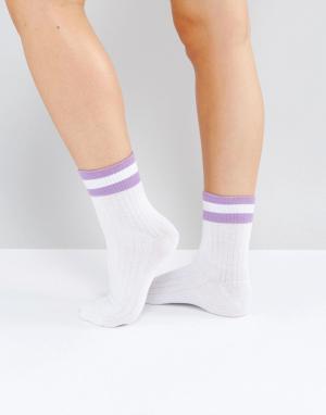 Спортивные носки с полосками Monki. Цвет: фиолетовый