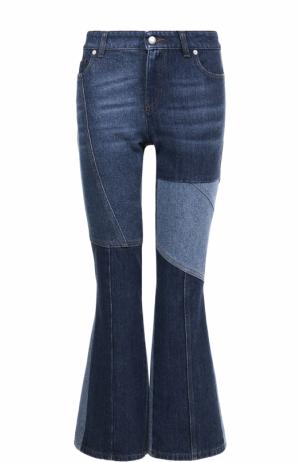 Расклешенные джинсы с контрастными вставками Alexander McQueen. Цвет: синий
