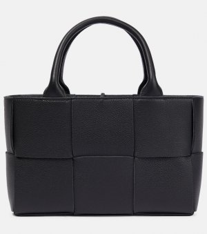 Миниатюрная кожаная сумка-тоут arco , черный Bottega Veneta