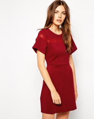 Короткое приталенное платье с сетчатой вставкой Lavish Alice. Цвет: красный