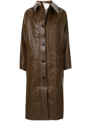Длинное лакированное пальто KASSL Editions. Цвет: коричневый
