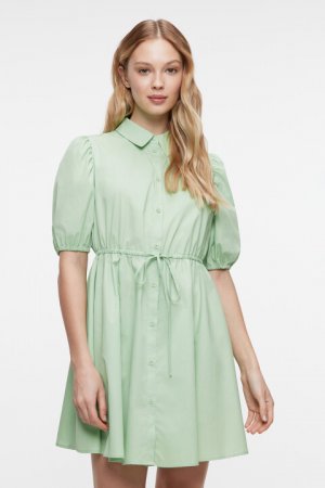 Платье-рубашка мини хлопковое приталенное с поясом befree. Цвет: зеленый