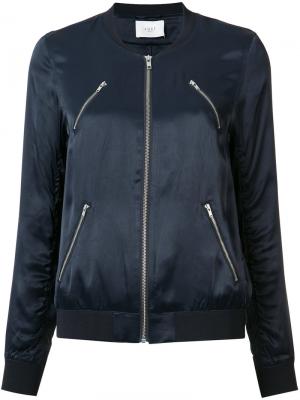 Куртка-бомбер с карманами на молнии Just Female. Цвет: синий