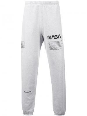 Спортивные брюки NASA Heron Preston. Цвет: серый