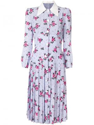 Платье-рубашка с цветочным узором и плиссировкой Alessandra Rich. Цвет: розовый