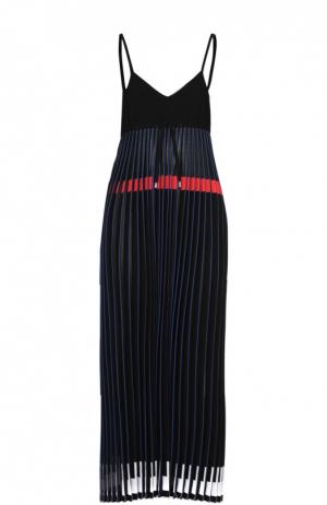 Платье-макси с завышенной талией и плиссированной юбкой MRZ. Цвет: черный