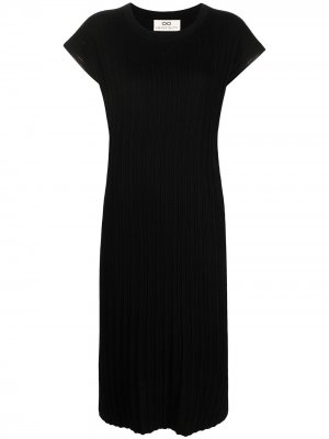 Платье с короткими рукавами и плиссировкой Sminfinity. Цвет: черный