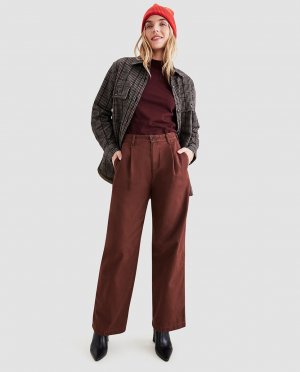 Женские брюки-чиносы с завышенной талией, широкими штанинами и вытачками Dockers, темно коричневый DOCKERS. Цвет: коричневый