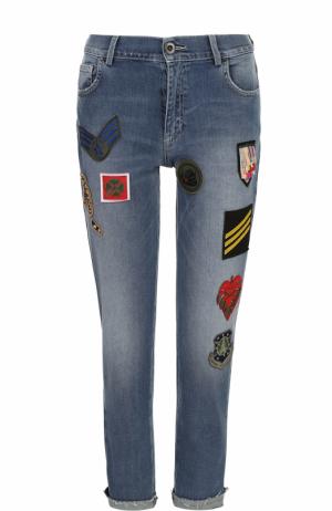 Укороченные джинсы с контрастными нашивками и отворотами Mr&Mrs Italy. Цвет: голубой
