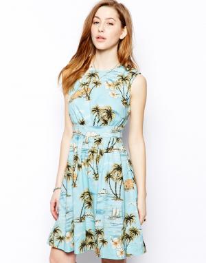 Платье с пальмовым принтом Emily & Fin Lucy and. Цвет: синий