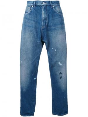 Зауженные джинсы с пятнами краски Bedwin & The Heartbreakers. Цвет: синий