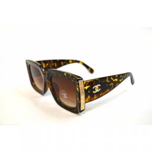 Солнцезащитные очки Chanel, коричневый CHANEL. Цвет: коричневый