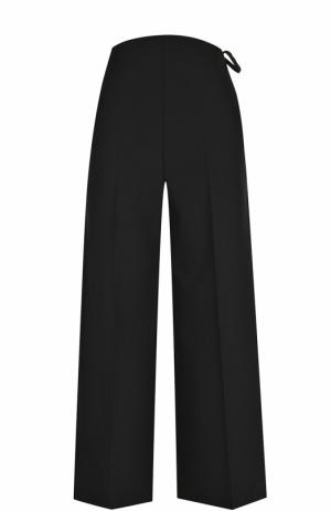 Укороченные расклешенные брюки со стрелками Valentino. Цвет: черный