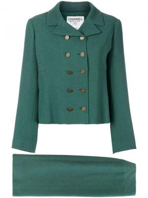 Двубортный костюм 1998-ого года с юбкой Chanel Vintage. Цвет: зеленый