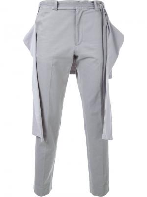 Зауженные брюки с драпированными панелями Dressedundressed. Цвет: серый