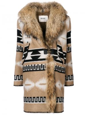Пальто с принтом и воротником из искусственного меха Bazar Deluxe. Цвет: коричневый