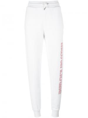 Спортивные штаны с логотипом Maison Kitsuné. Цвет: белый