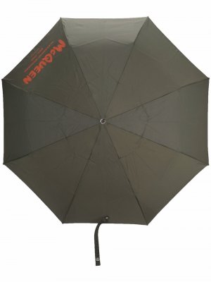 Зонт с логотипом Alexander McQueen. Цвет: зеленый