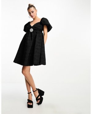 Черное жаккардовое платье мини с декоративной брошью Forever Unique