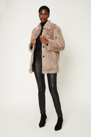 Пальто на пуговицах из искусственного меха , коричневый Wallis