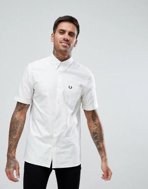 Белая оксфордская рубашка с короткими рукавами Fred Perry. Цвет: белый