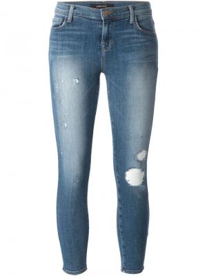 Укороченные джинсы с рваными деталями J Brand. Цвет: синий