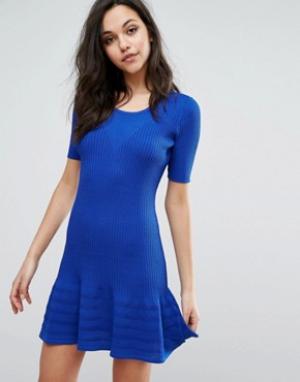 Платье с оборкой Dai Supertrash. Цвет: синий