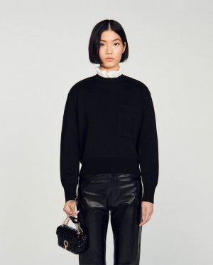Женский свитер с контрастной рюшей на шее, черный Sandro. Цвет: черный