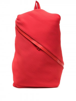 Рюкзак с плиссировкой 2000-х годов Issey Miyake Pre-Owned. Цвет: красный