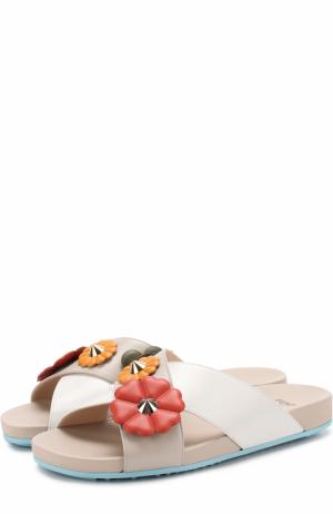 Кожаные шлепанцы с цветочной аппликацией Fendi. Цвет: бежевый