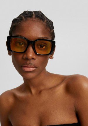 Солнцезащитные очки RECTANGULAR , цвет orange Bershka
