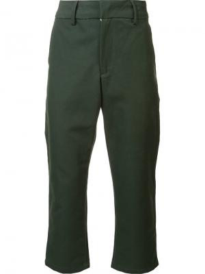 Укороченные брюки Bristol. Цвет: зелёный