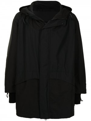 Пальто с потайной застежкой и капюшоном NILøS. Цвет: черный