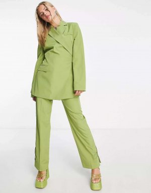 Прямые брюки COLLUSION с деталями салатового цвета. Цвет: зеленый