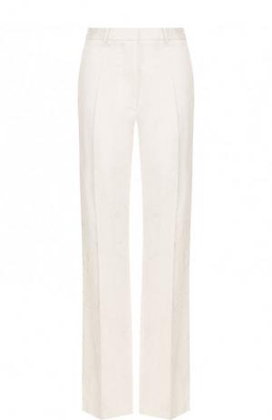 Однотонные расклешенные брюки из вискозы Victoria Beckham. Цвет: кремовый
