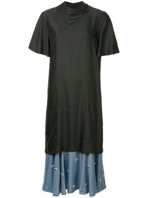 Платье мини с многослойным дизайном Toga. Цвет: черный