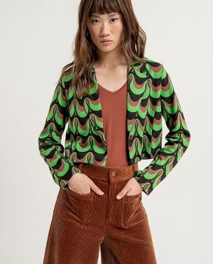 Женская укороченная куртка с принтом , зеленый Surkana. Цвет: зеленый