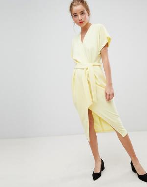 Лимонно-желтое платье с короткими рукавами Closet London. Цвет: желтый