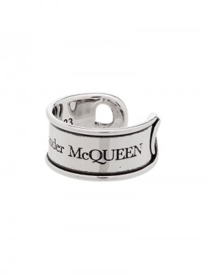 Кольцо с гравировкой Alexander McQueen. Цвет: серебристый
