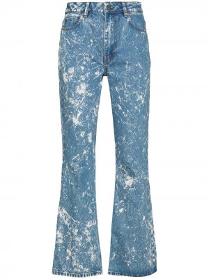 Расклешенные джинсы с эффектом потертости GANNI. Цвет: синий