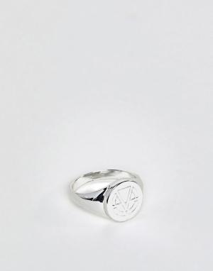 Серебристое кольцо-печатка с эмалированным логотипом Chained & Able. Цвет: серебряный
